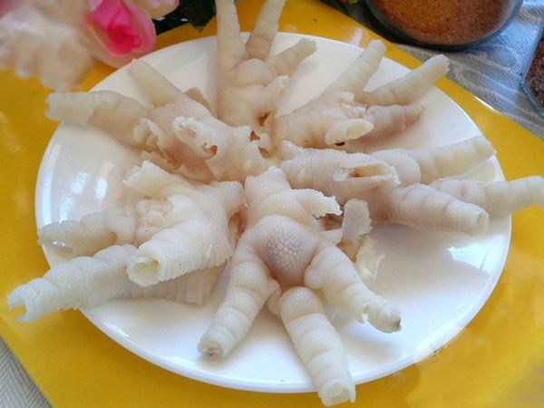 CHÂN GÀ NGA RÚT XƯƠNG